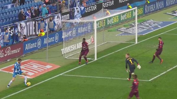  گل اسپانیول به بارسلونا صحیح بود   عکس