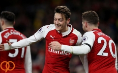  هکتور بیرین  تمامی اعضای باشگاه آرسنال از ماندن اوزیل خبر داشتند