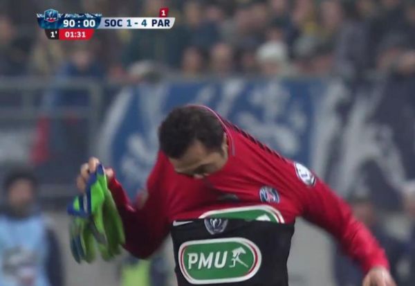 دنی آلوس، دروازه بان جدید پی اس جی عکس