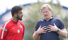 تصویری از تمرین اولیور کان با دروازهبان حریف استقلال