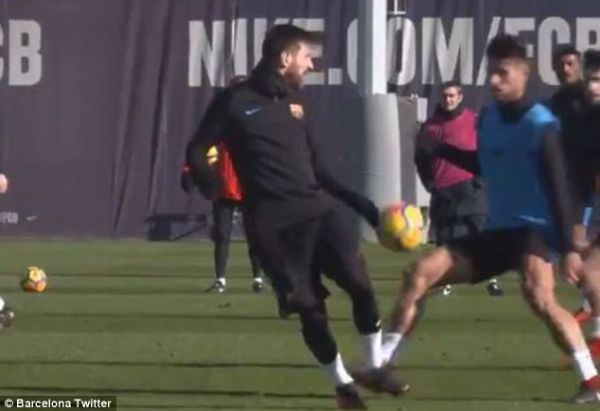  گل رویایی لیونل مسی در تمرینات بارسا  عکس