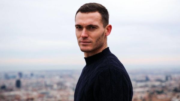  هازارد قابل مقایسه با مسی نیست