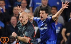  اعتراف داور مسابقه چلسی - بارسلونا در سال 2009  اشتباهات زیادی مرتکب شدم