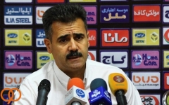 پورموسوی مسئولیت باخت با من است و آن را به گردن میگیرم به بازیکنی نیاز دارم که هم انرژی بگذارد و هم تمرکز