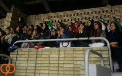  حضور بانوان در سالن بسکتبال آزادی در حاشیه دیدار ایران و عراق