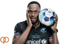  بولت برای تیم ستارگان فوتبال جهان بازی می‌کند