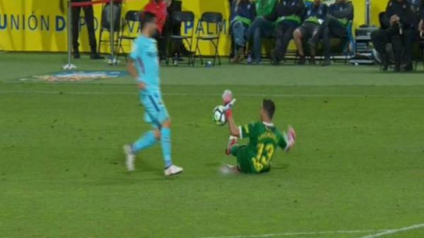 فغان بارسلونا از داوری در جزایر قناری عکس