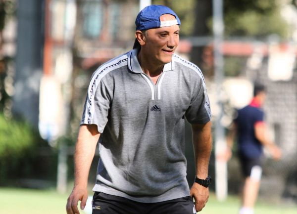 درخشان برانکو سرمربی تیم قهرمان ایران است