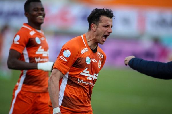  رمضانی  با گل‌هایم از فولاد انتقام گرفتم