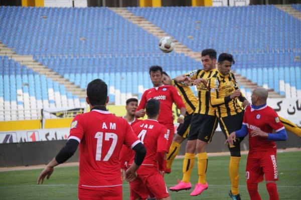 مهاجم سپاهان بالاخره به فوتبال بازگشت عکس