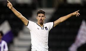  السد با ستاره اش 4 ساله تمدید می کند