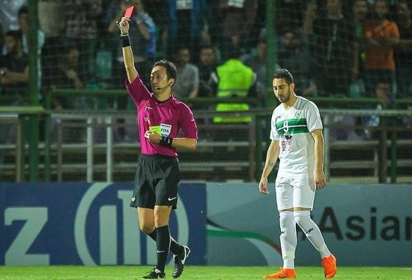 چرا مدافع ذوبآهن موقع اخراج خندید