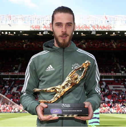  دخیا جایزه درخشش خود را گرفت  عکس