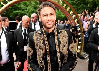 رونالدو قضیه نیمار را از رسانه ها دنبال می کنم