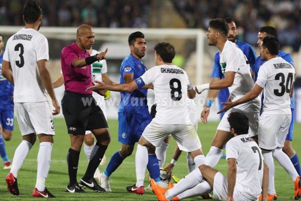 استقلال- ذوب آهن تلفات میدهد