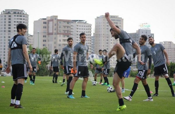 مجیدحسینی در تمرین تیمملی، نورافکن در لیست انتظار