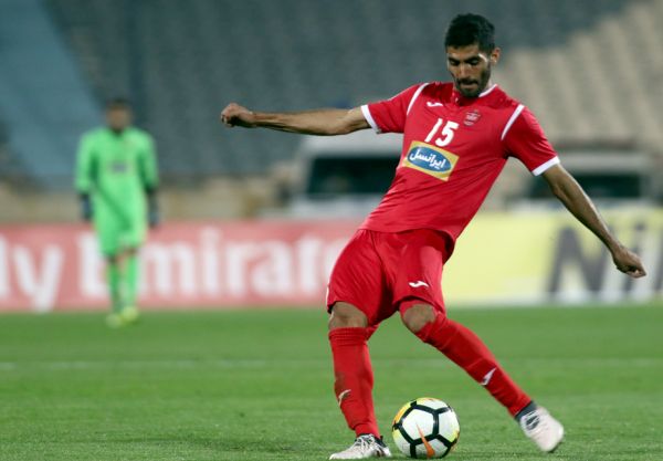  محمد انصاری پرسپولیس را ترک نمی‌کند