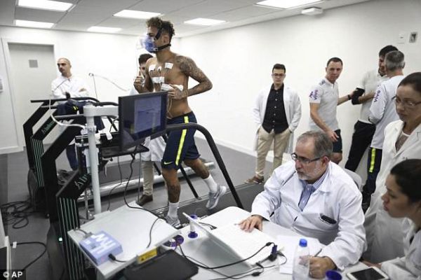  نیمار حالا آماده درخشش در روسیه است  عکس