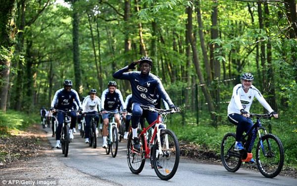 آماده سازی جالب فرانسه برای جام جهانی عکس