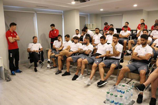  ملی‌پوشان در کلاس تئوری فوتبال کی‌روش  عکس