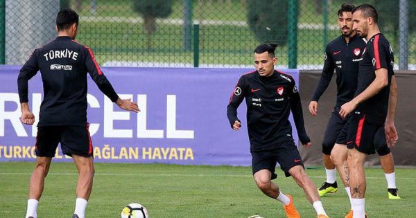  تمرین ترکیه، پشت درهای بسته