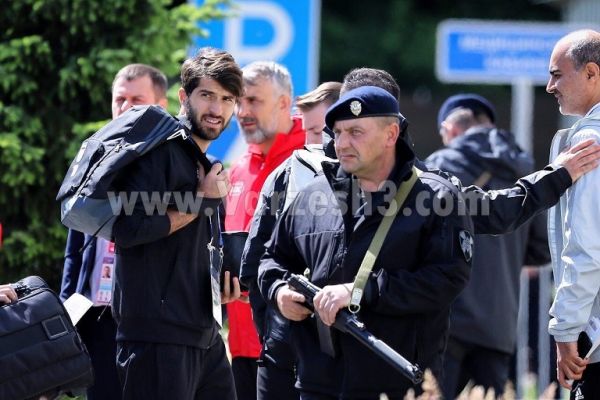 گارد ویژه مسکو مراقب یوزپلنگ های ایرانی عکس