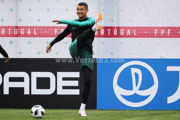 پایان خوش تمرین مرد سال فوتبال جهان عکس