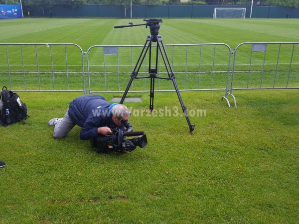 ژانگولربازی تصویربردار فیفا با طارمی عکس
