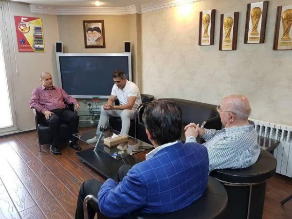  دیدار اسطوره‌های فوتبال ایران با تاج  عکس