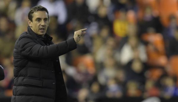  گری نویل هم VAR را کوبید