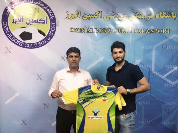 مهاجم نساجی به اکسین البرز پیوست عکس
