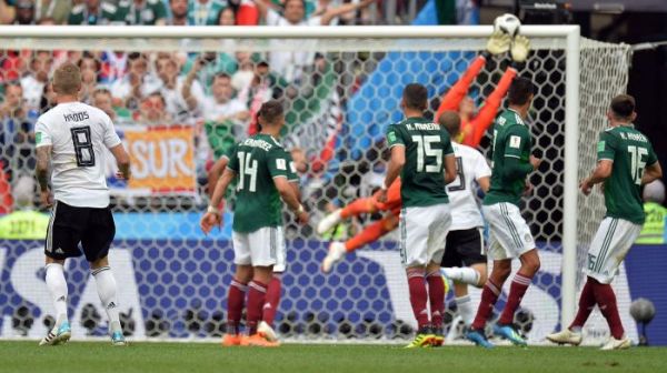 دزد به خانه گلر مکزیک زد