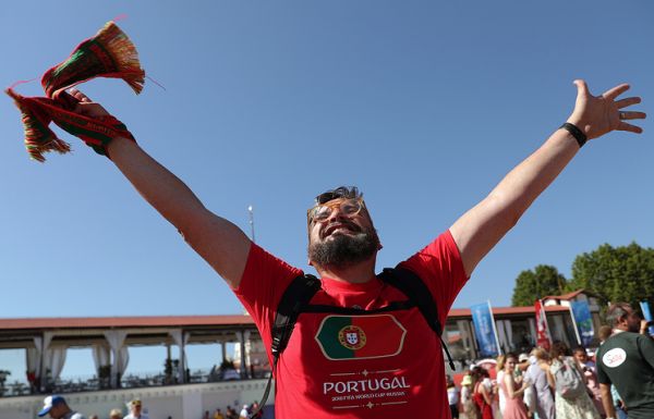  هوادار پرتغالی که با دوچرخه به جام جهانی آمد