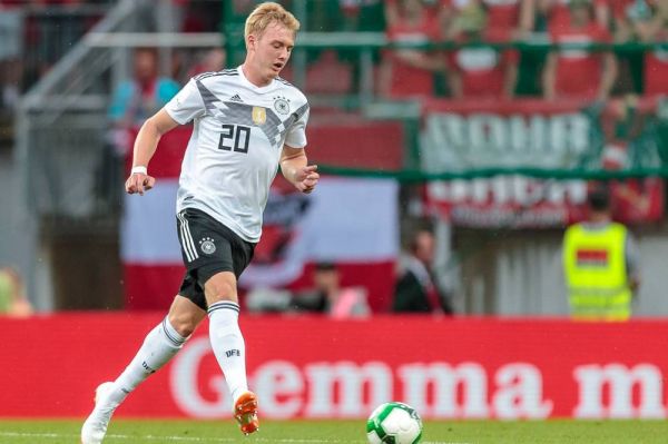  جولیان برانت، بازیکنی که به لروی سانه ترجیح داده شد، کیست