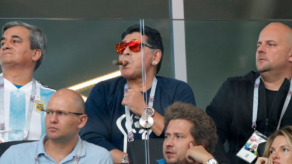  رفتار نژادپرستانه مارادونا با هواداران کره‎ای