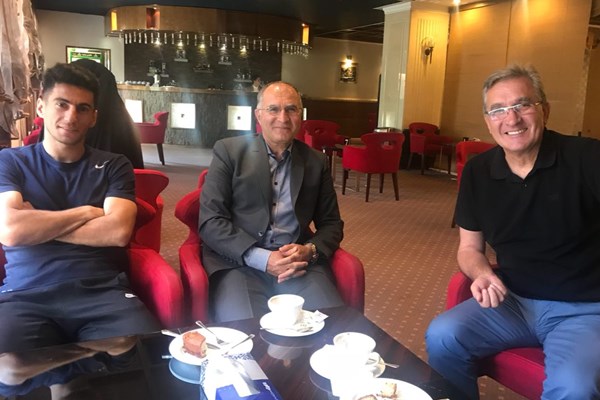 جلسه صميمانه سرمربيان پيكان و پرسپوليس شيری از شنبه در تمرينات پيكان