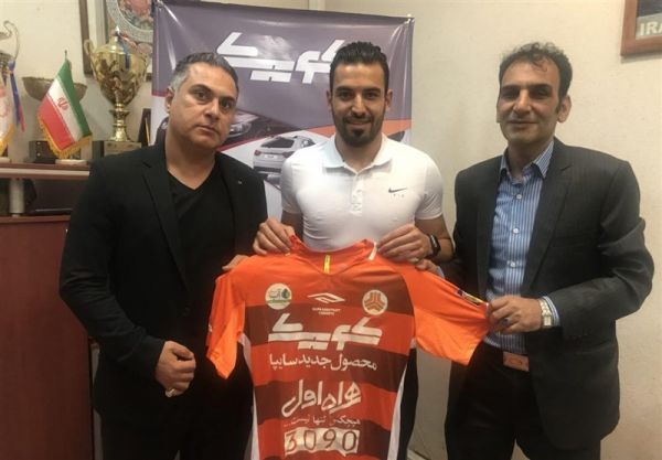 عباسیان خیلی زود با بازیکنان سایپا ارتباط برقرار کردم به خاطر دایی پیشنهاد دیگر تیمها را رد کردم