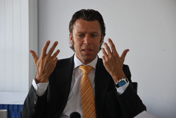  انتقاد داور سوئیسی از داوری بازی ایران و پرتغال