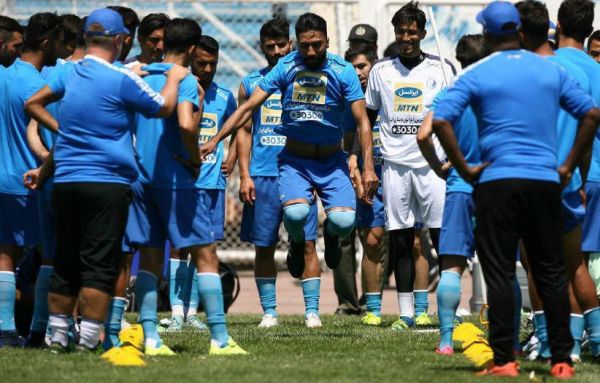  تمرین استقلال همچنان بدون تیم پزشکی