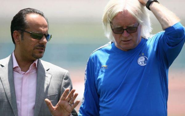  شفر و ساناک پاسپورت هایشان را دریافت کردند