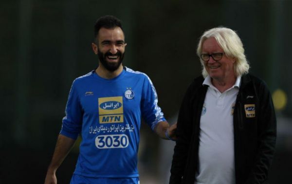  حضور داریوش شجاعیان در تمرین استقلال