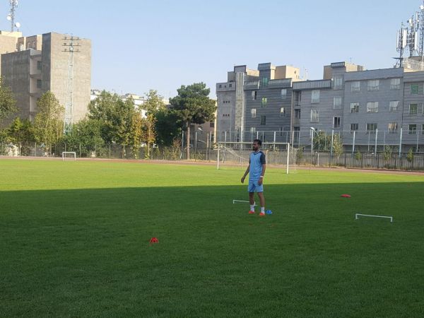 بازگشت کاپیتان پارس جنوبی به تمرینات گروهی عکس