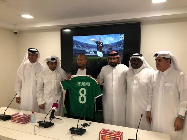 شماره ۸ الاهلی بر تن دییانگ عکس