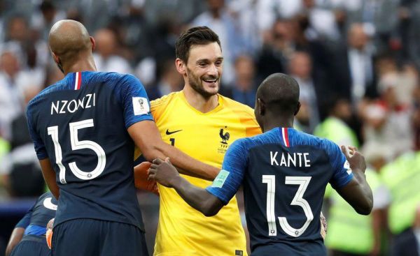 جشن پایان ناپذیر فرانسویها در لوژنیکی