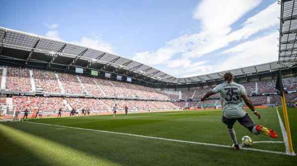  چرا بازی بایرن و پاری سن‌ژرمن کم‌تماشاچی بود