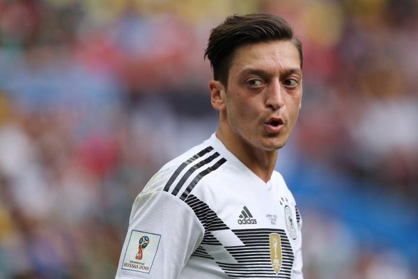  دفاع تمام قد رجب طیب اردوغان از اوزیل