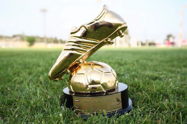  دلبری شیری با جایزه برترین در پیکان  عکس