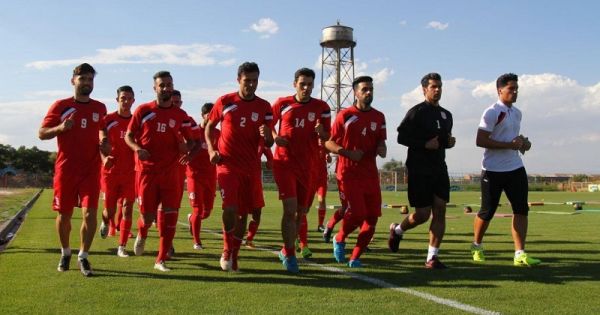 تراکتورسازی با هواپیمای اختصاصی عازم اهواز میشود