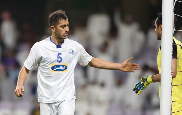  با ادعای سایت ترکیه‌ای، مشکل حسینی با استقلال حل شد   مدافع ایرانی به ترابزون آمد+عکس