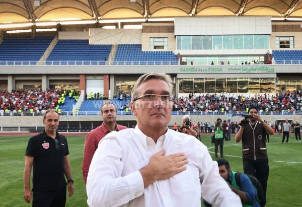 مانور محبوبیت برانکو در استادیوم امام رضا عکس